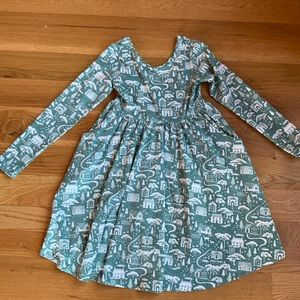 Long sleeve scoop neck dress with pockets